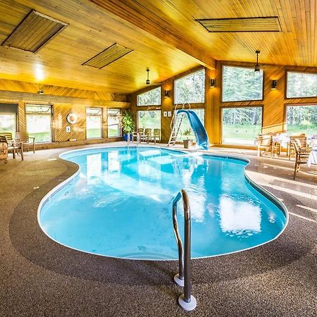 Rustlers Lodge Sundre Buitenkant foto
