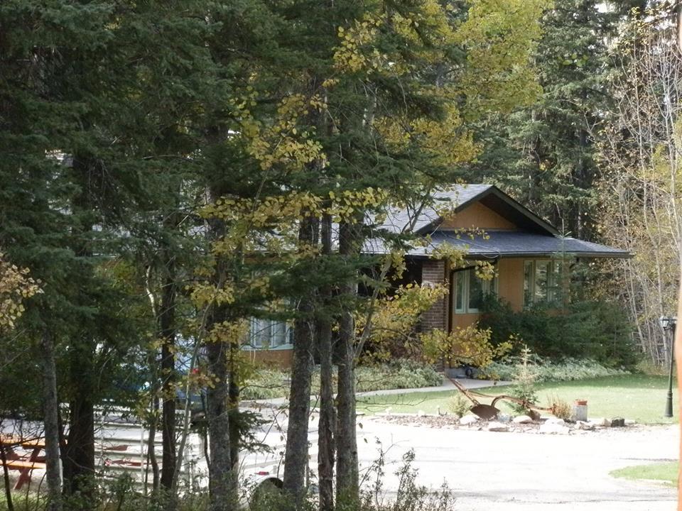Rustlers Lodge Sundre Buitenkant foto