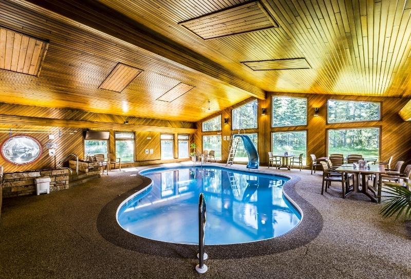 Rustlers Lodge Sundre Buitenkant foto