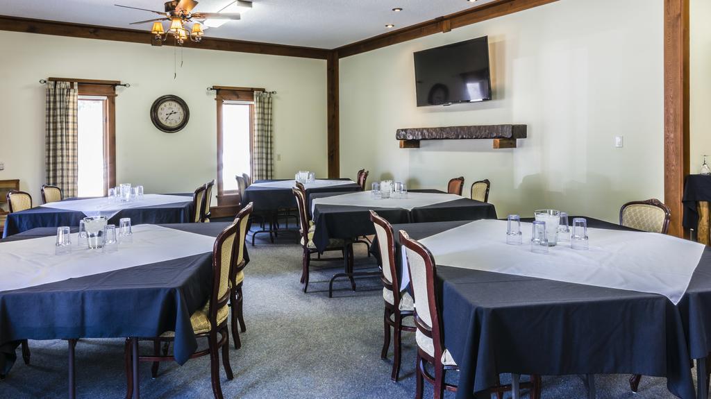 Rustlers Lodge Sundre Buitenkant foto