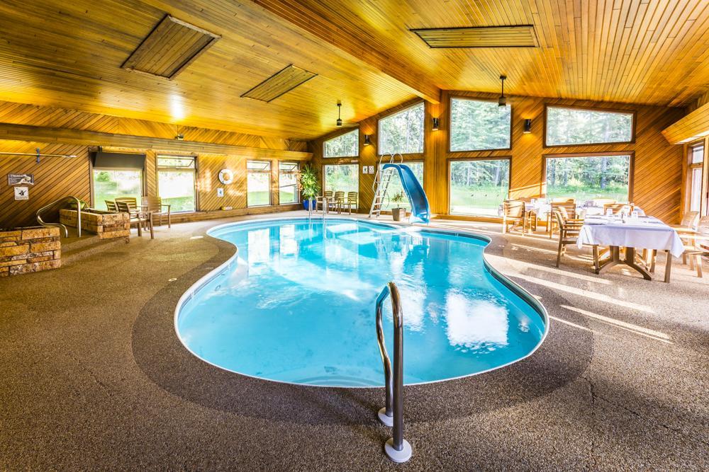 Rustlers Lodge Sundre Buitenkant foto