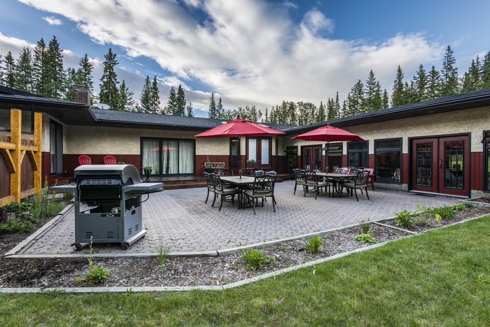 Rustlers Lodge Sundre Buitenkant foto