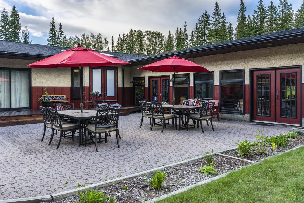 Rustlers Lodge Sundre Buitenkant foto